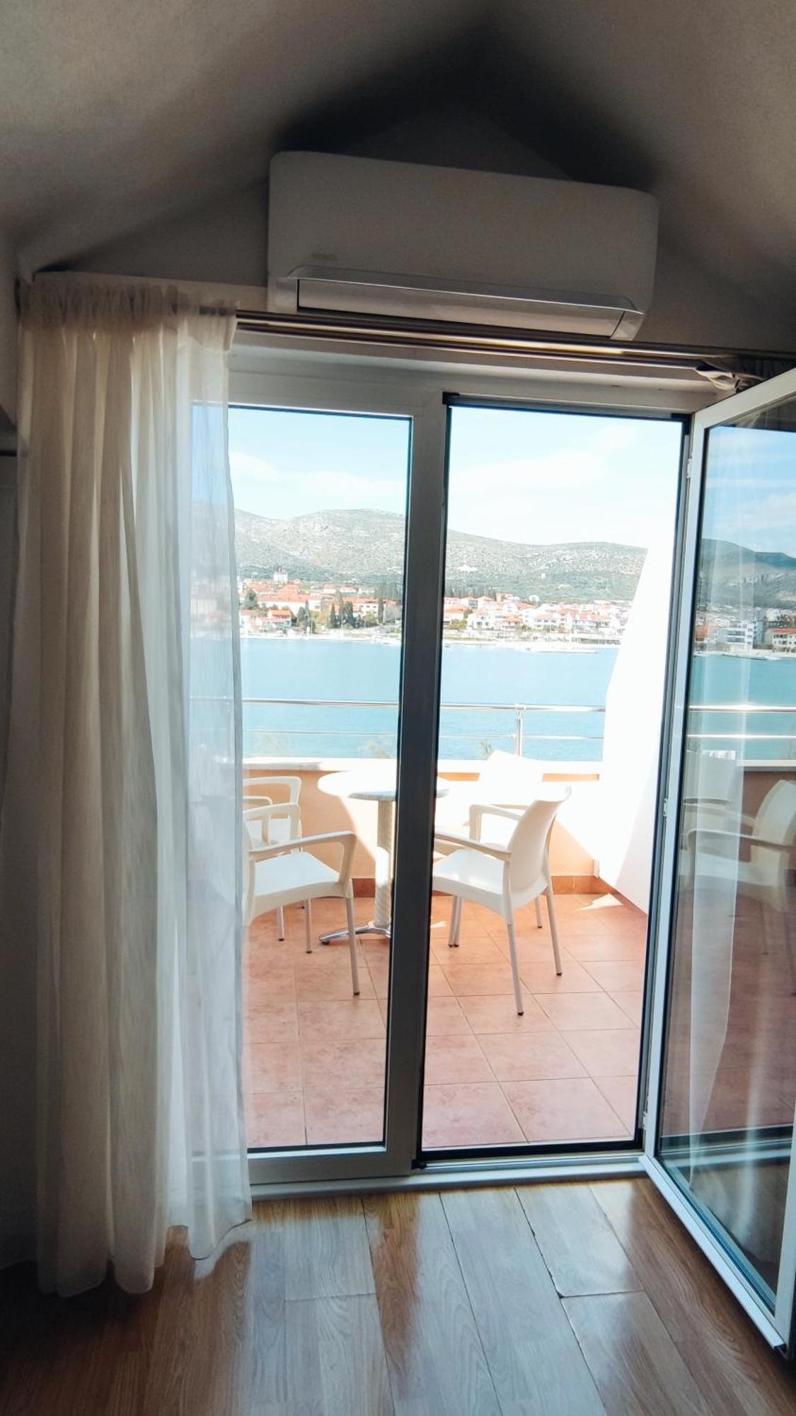 Apartments Kapetanovi Dvori Trogir Eksteriør bilde